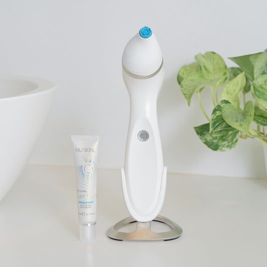 LumiSpa iO Accent & ageLOC LumiSpa IdealEyes - Eye Care Kit